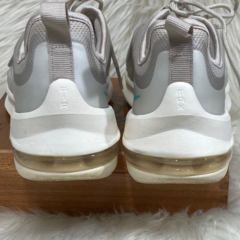 Nike Air Max Axis Sneakers - Picture 8 of 11